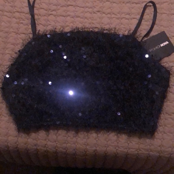 Navy crop top - Picture 1 of 2